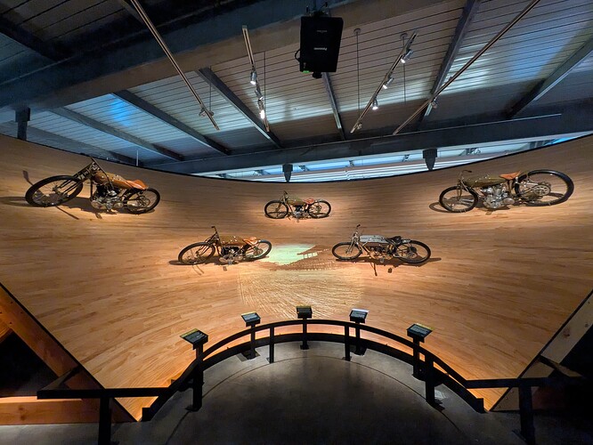 PXL_20250825_183305743